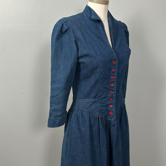 Vintage Soft Blue Denim Button Down Front V-neck drop basque waist belted - Picture 8 of 14